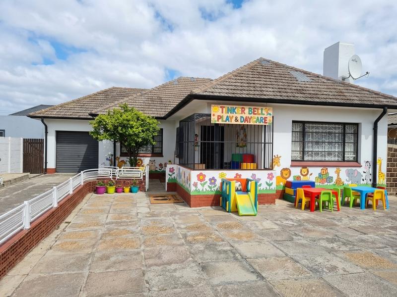 5 Bedroom Property for Sale in Goodwood Estate Western Cape